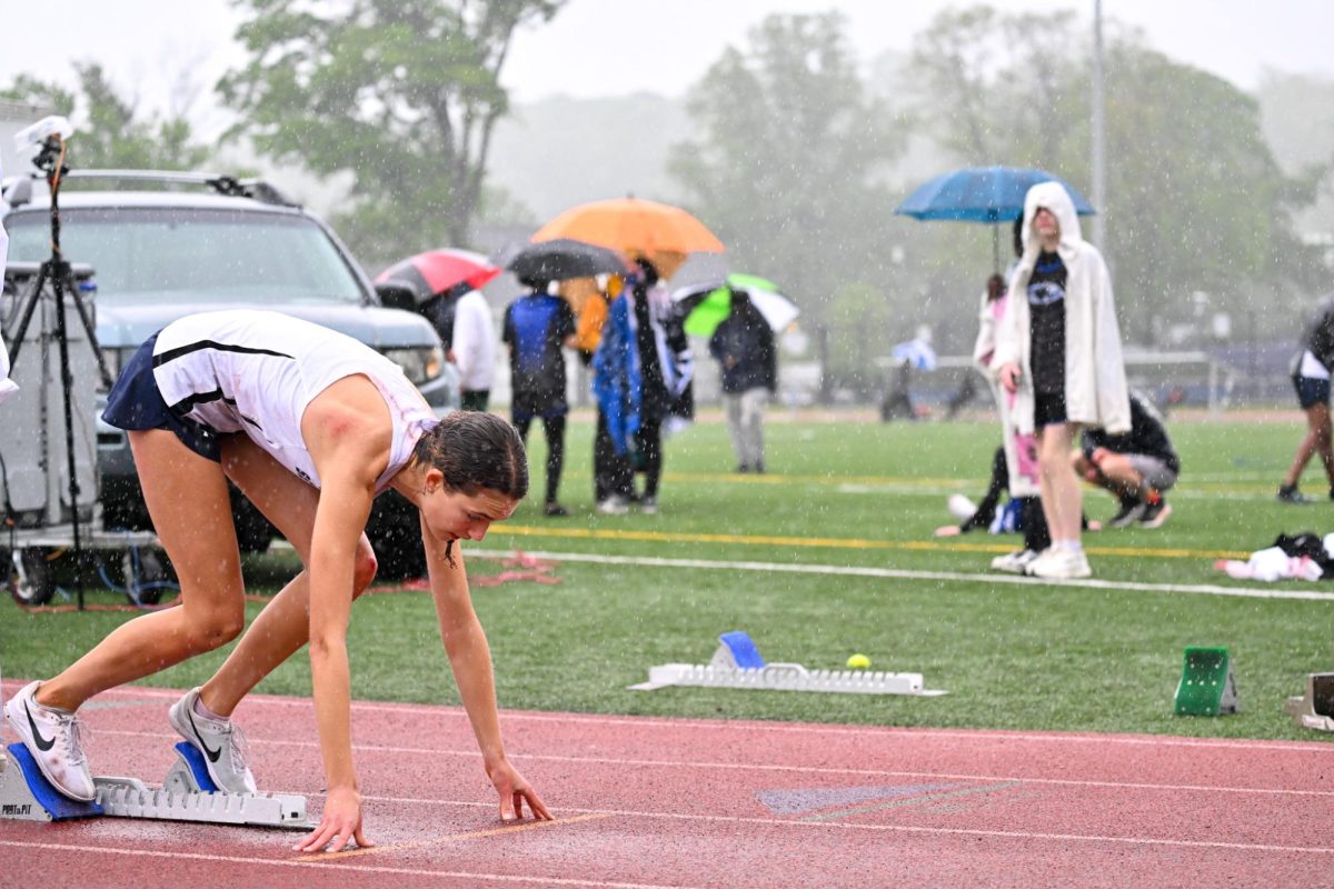 Claire Bachelder starting her 400 meter race.